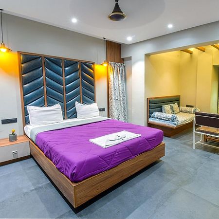 Hotel Vrindavan Deluxe Kolhapur Exterior foto