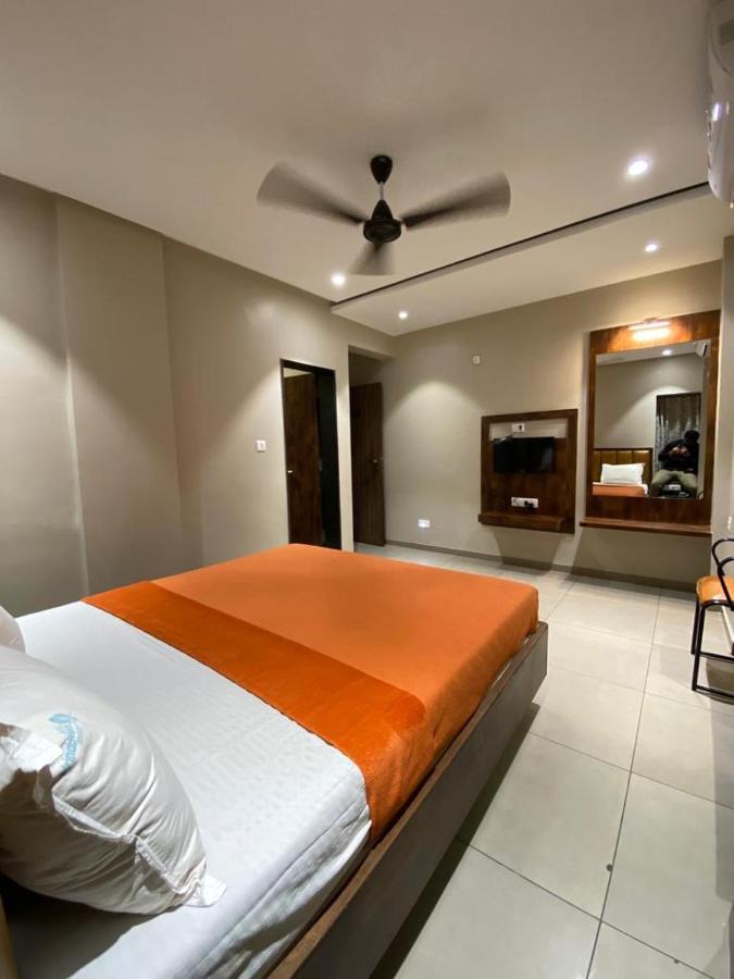 Hotel Vrindavan Deluxe Kolhapur Exterior foto